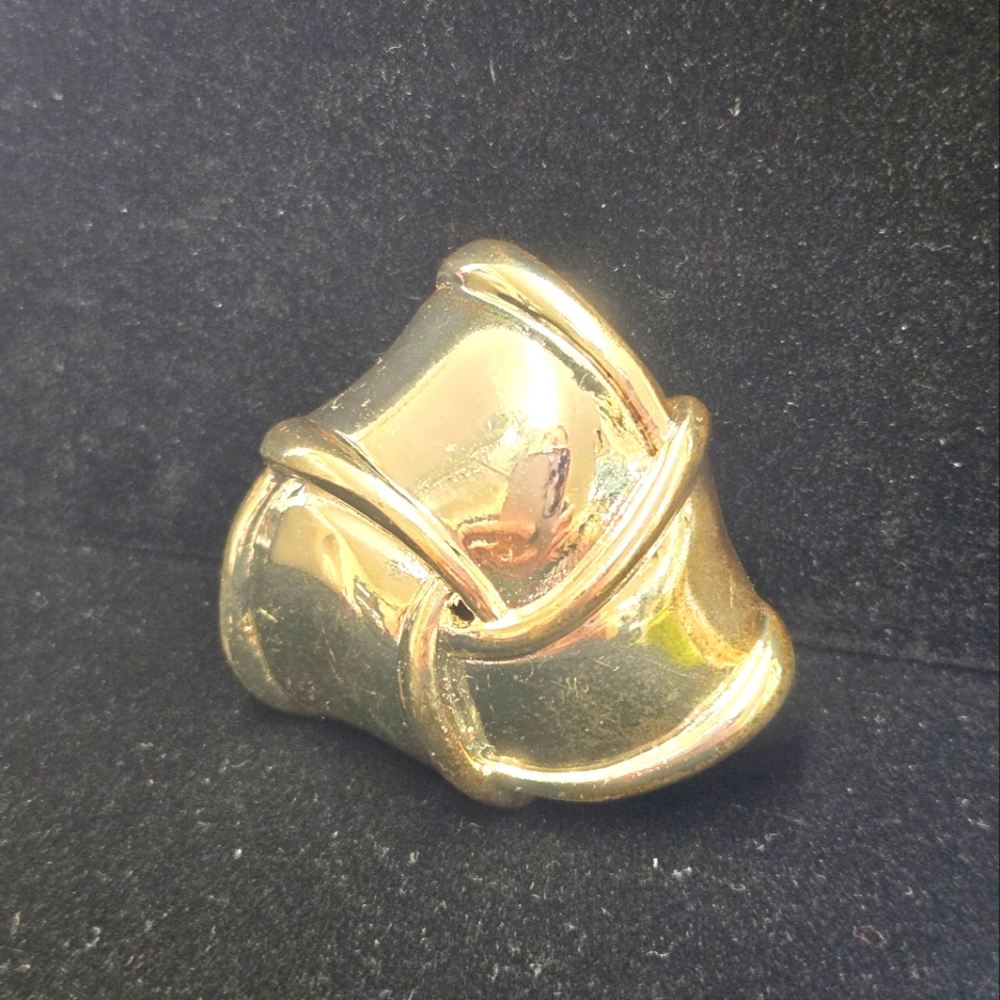 RMN NWOT PENDANT